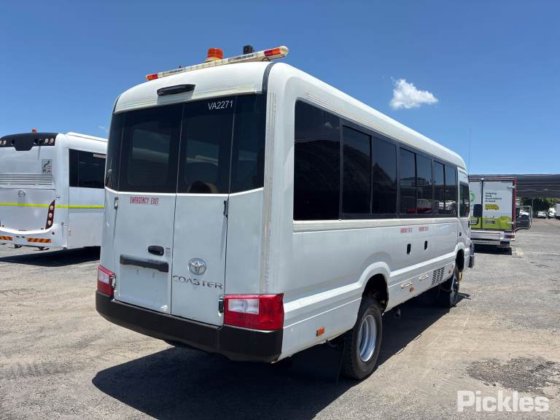 2019款丰田考斯特