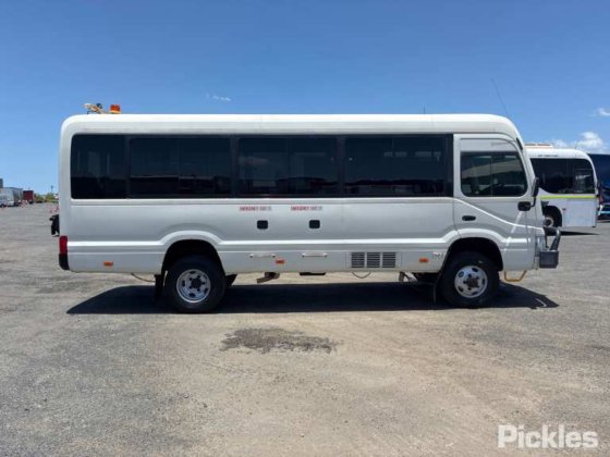 2019款丰田考斯特