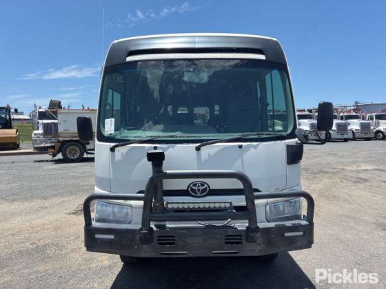 2019款丰田考斯特