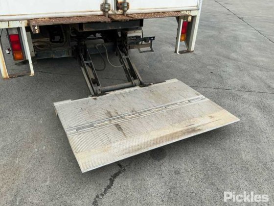 2007年三菱扶桑Canter 7/800