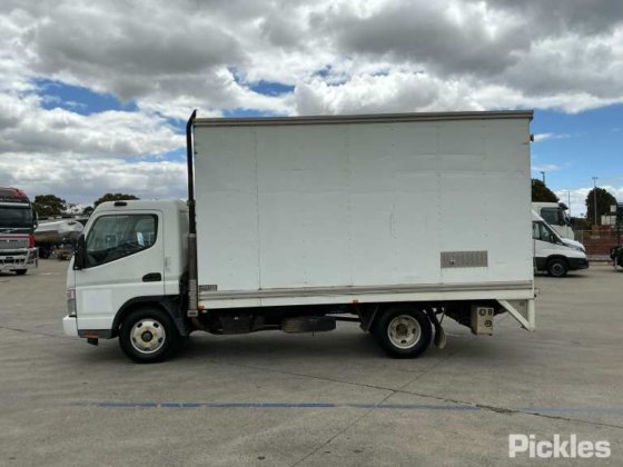 2007年三菱扶桑Canter 7/800