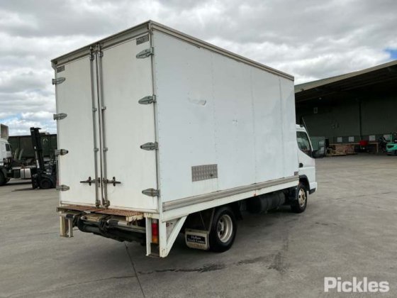 2007年三菱扶桑Canter 7/800