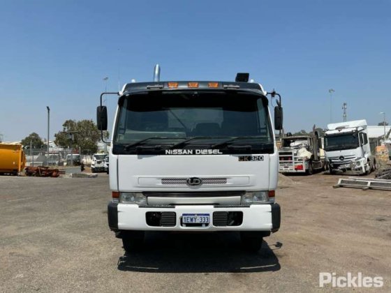 2002 日产 UD CK320
