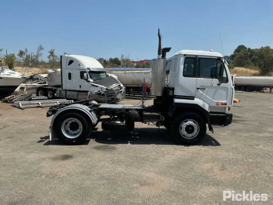 2002 日产 UD CK320