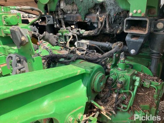 ジョンディア 8370RT