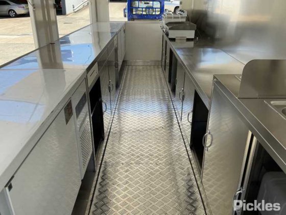 2025 绿色有限公司