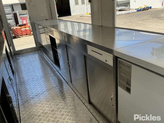 2025 绿色有限公司