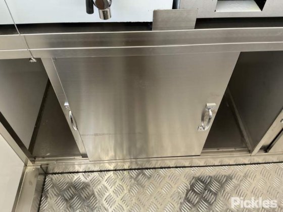 2025 绿色有限公司