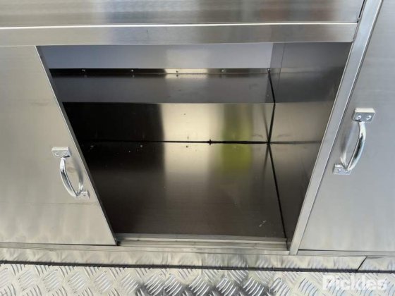 2025 绿色有限公司