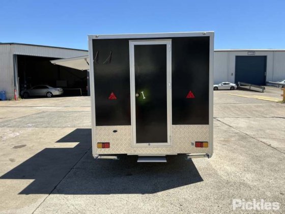 2025 绿色有限公司