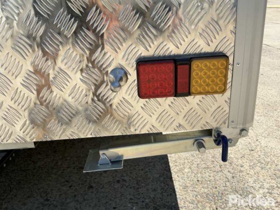 2025 绿色有限公司