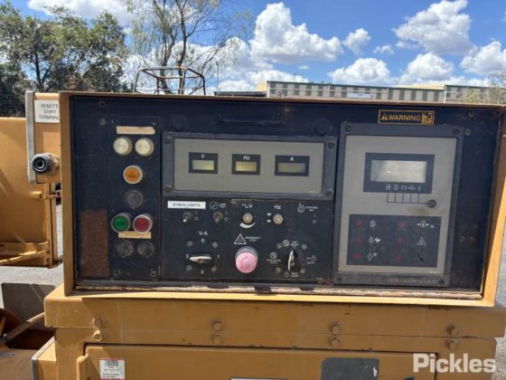 キャタピラー発電機