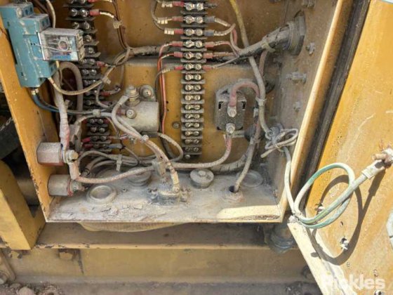 キャタピラー発電機