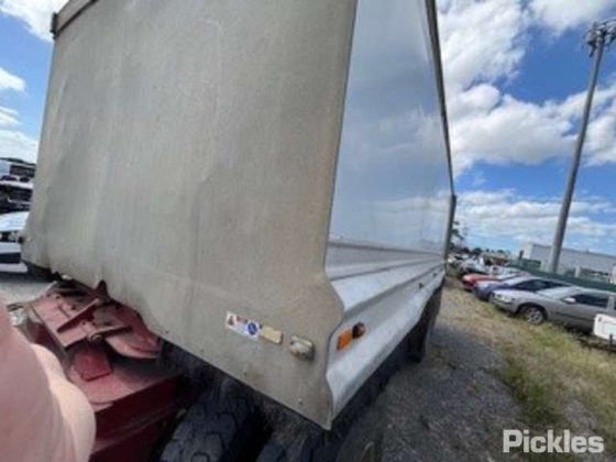 2007年散装压力油罐车