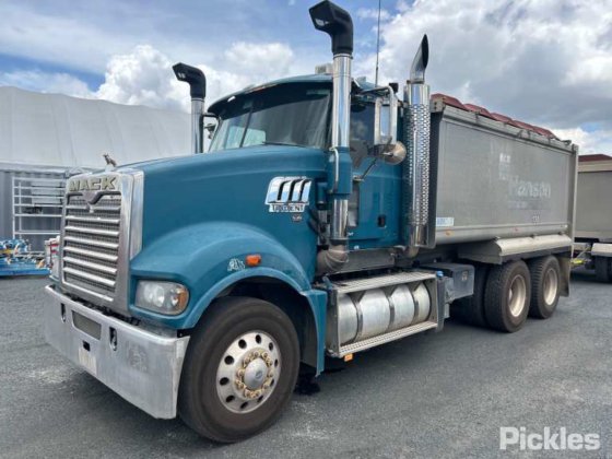 2015年のマック・トライデント