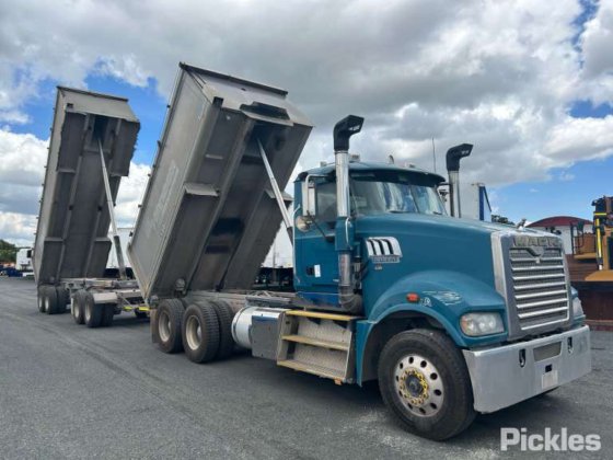 2015 麦克卡 Trident