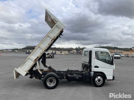 2018款三菱Canter 615