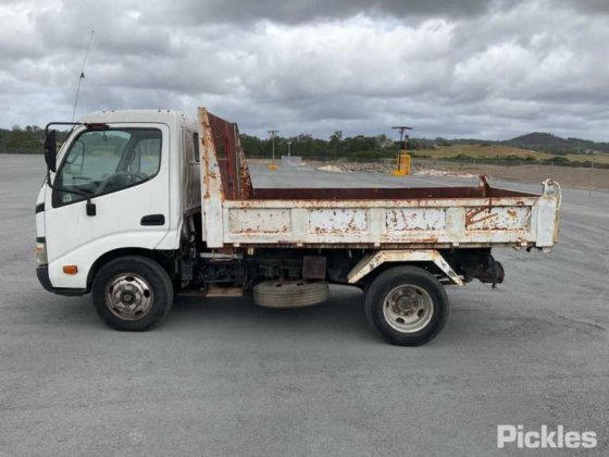 2006款日野Dutro U305