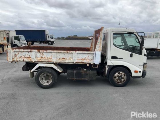 2006款日野Dutro U305