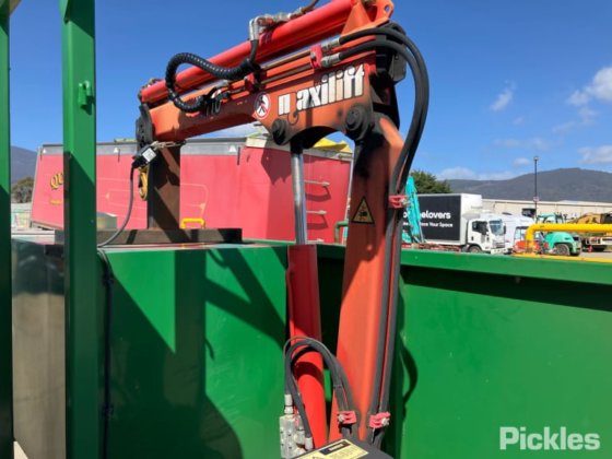 2016年式 日野 300 921