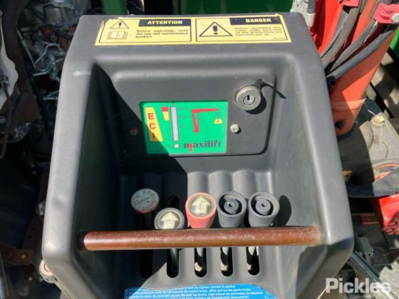 2016年式 日野 300 921