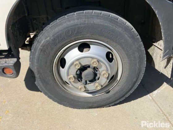 2016年式 日野 300 921