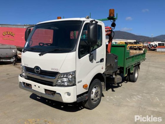 2016年式 日野 300 921