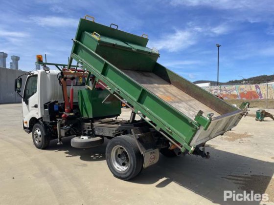 2016年式 日野 300 921