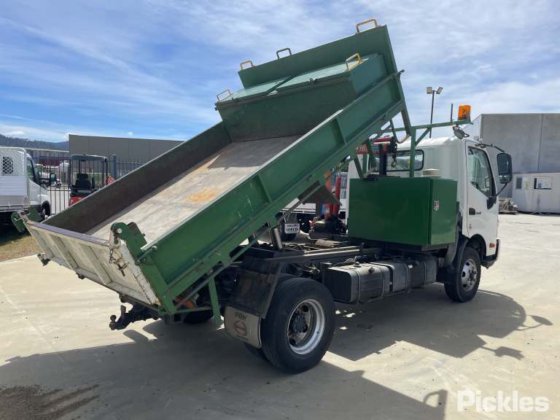 2016年式 日野 300 921