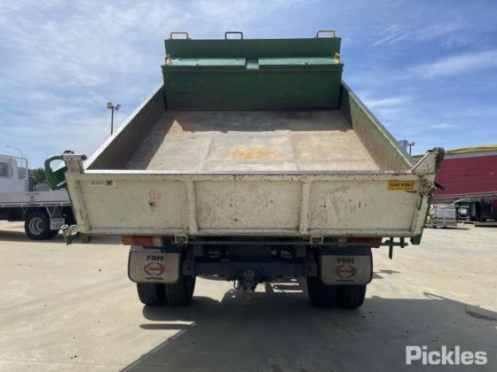 2016年式 日野 300 921