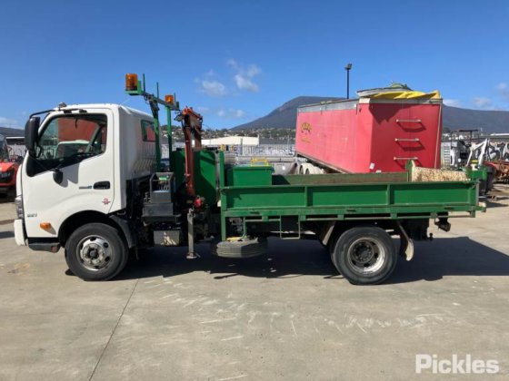 2016年式 日野 300 921