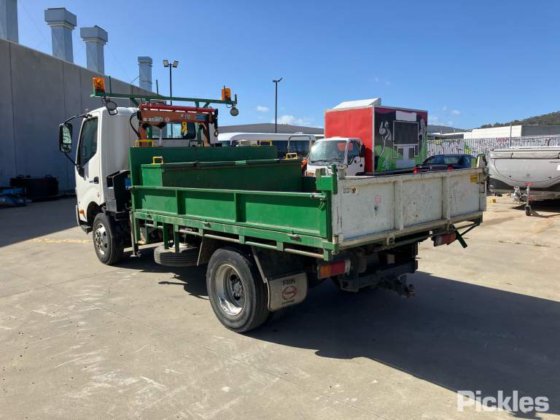 2016年式 日野 300 921