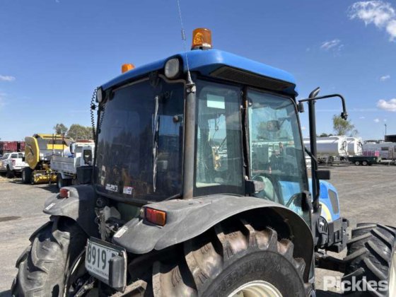 2011年 ニューホランド T4050