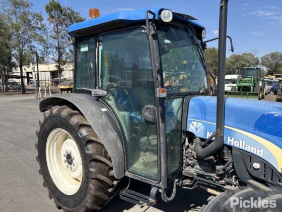 2011年 ニューホランド T4050