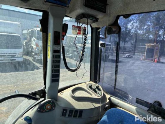 2011年 ニューホランド T4050