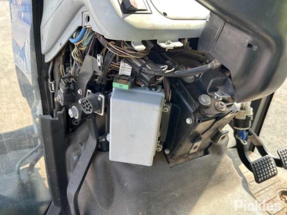 2011年 ニューホランド T4050