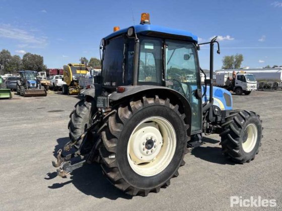 2011年 ニューホランド T4050