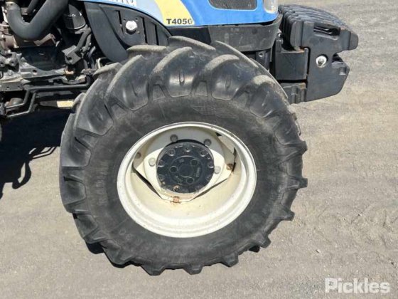 2011年 ニューホランド T4050