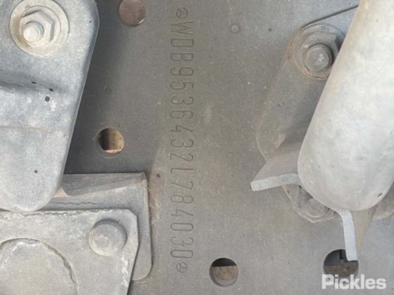 2013年型メルセデス・ベンツ アクソール 2633