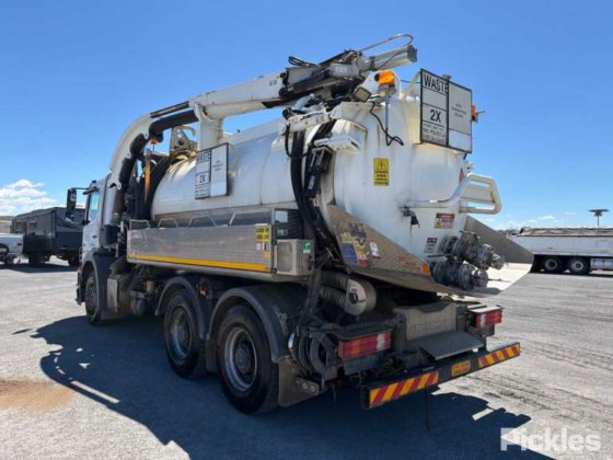 2013年型メルセデス・ベンツ アクソール 2633