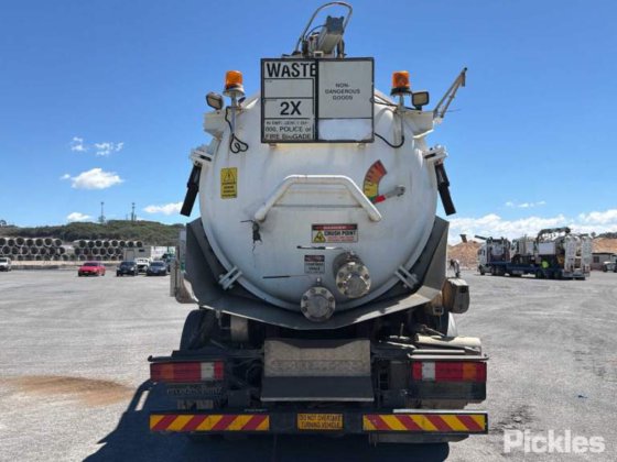 2013年型メルセデス・ベンツ アクソール 2633