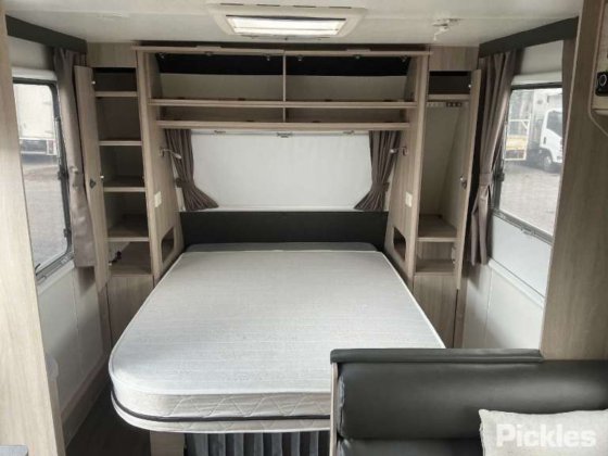 2017年式ジェイコ スタークラフト アウトバック