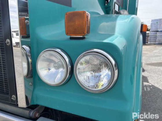 2011年式ケンワース T409SAR