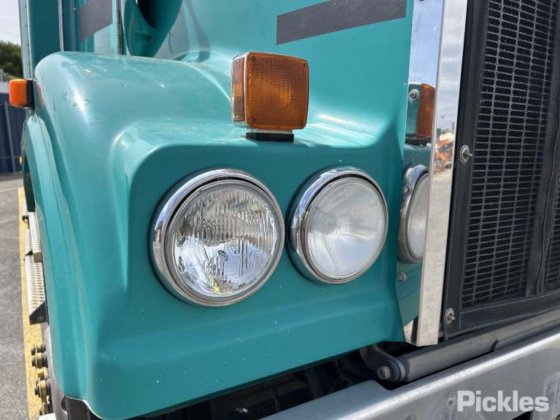 2011年式ケンワース T409SAR