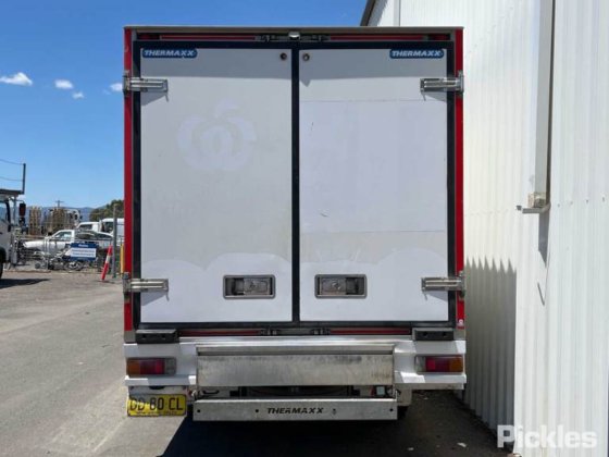 2021年式日野300シリーズ