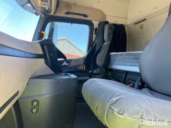 2018 メルセデス ベンツ アクトロス 2663