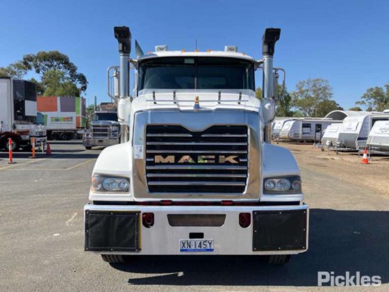 2013 Mack CMHT Trident