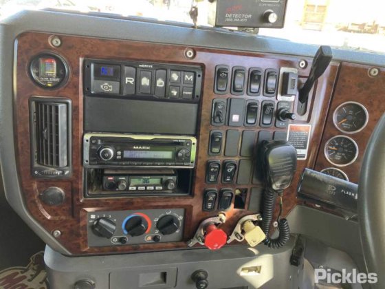 2013 Mack CMHT Trident