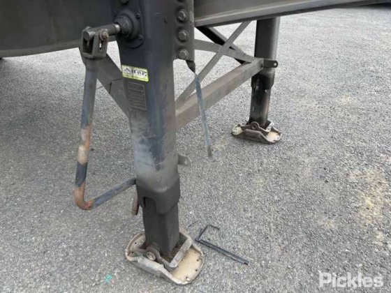 2015 真品三轴半挂车