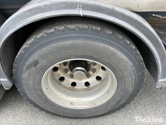 2015 真品三轴半挂车